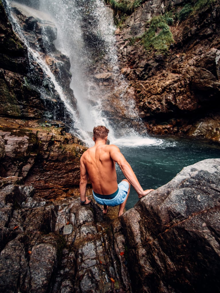 Als kinderen waren wij al veel buiten te vinden. Hutten bouwen in het bos en laat thuis komen. Zo gaan wij, nu we ouder zijn, nog steeds op avontuur in de natuur.